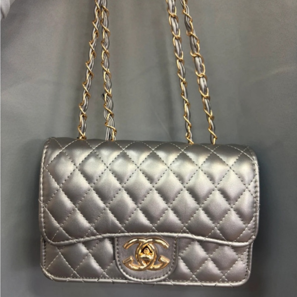 nwt Metallic Silver Quilted Shoulder Bag